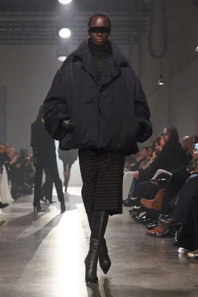 Look 13